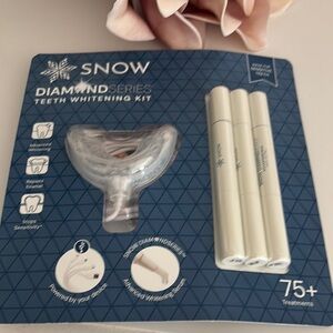 SNOW Teeth Whitening Kit